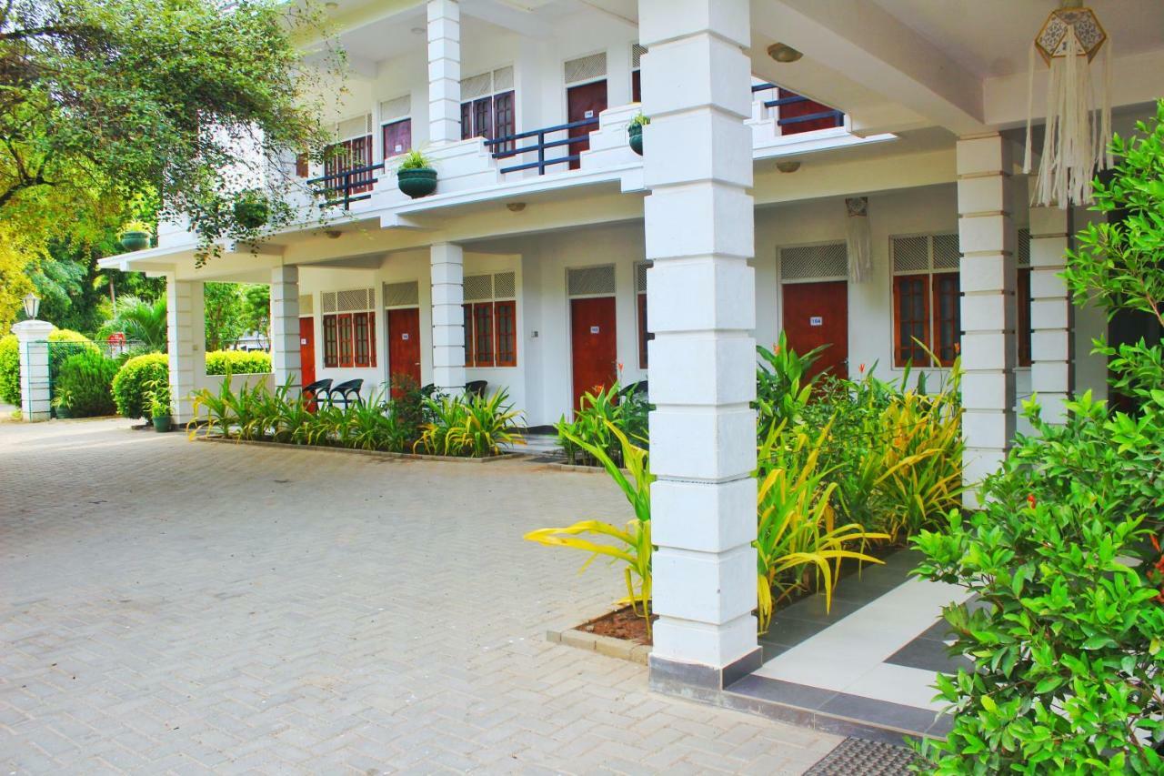 Hotel Senora Kataragama Dış mekan fotoğraf